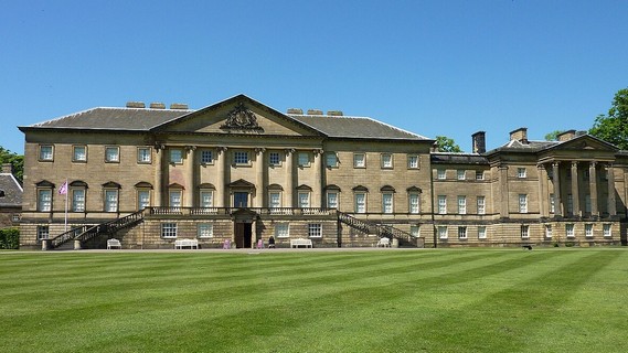 Nostell Priory, front facade by Wehha, CC by-SA 3.0