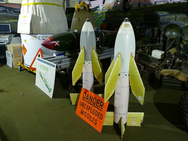 Hack Green bunker - exhibits by Stephen Craven, CC BY-SA 2.0