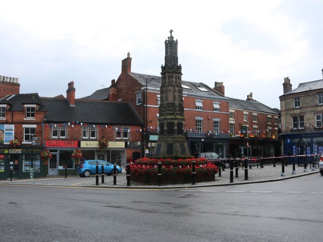 Market Place, Uttoxeter by David Howard, CC BY-SA 2.06934064