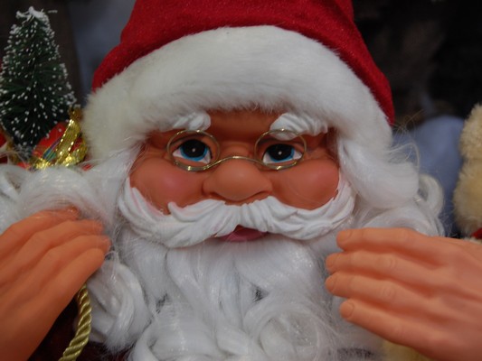 Melbicks Christmas display - Father Christmas by Andy Mabbett - Own work, CC BY-SA 3.0